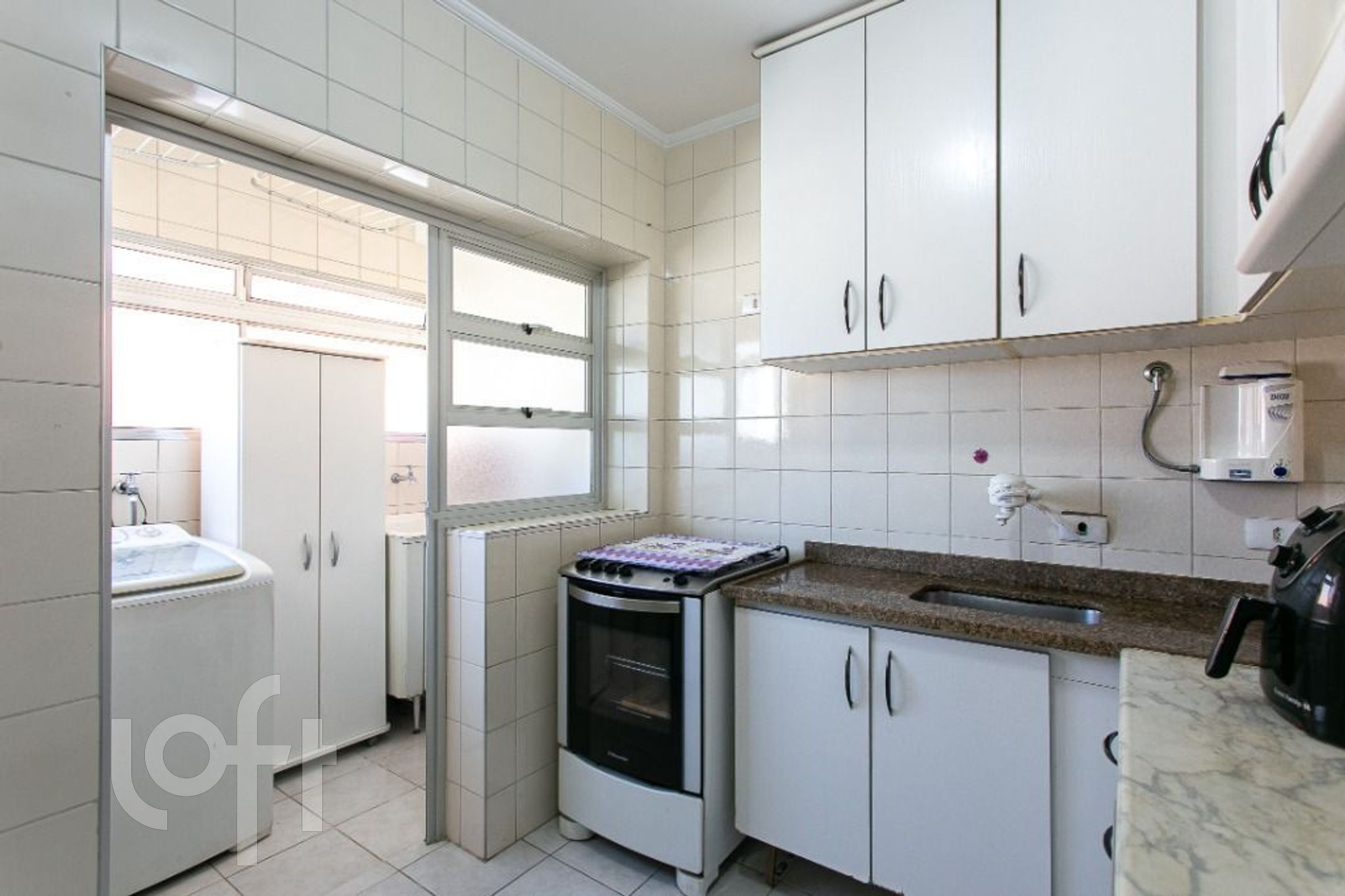 Apartamento à venda com 2 quartos, 65m² - Foto 4