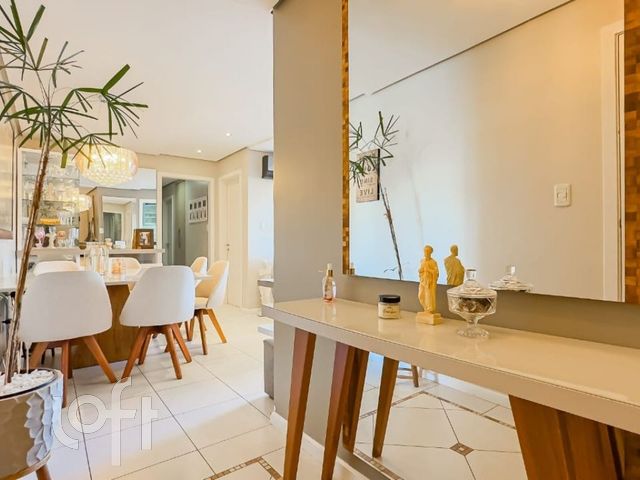 Apartamento com 118m², 3 dormitórios, 1 suíte, 1 vaga, Petrópolis em Porto Alegre