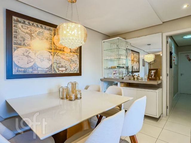 Apartamento com 118m², 3 dormitórios, 1 suíte, 1 vaga, Petrópolis em Porto Alegre