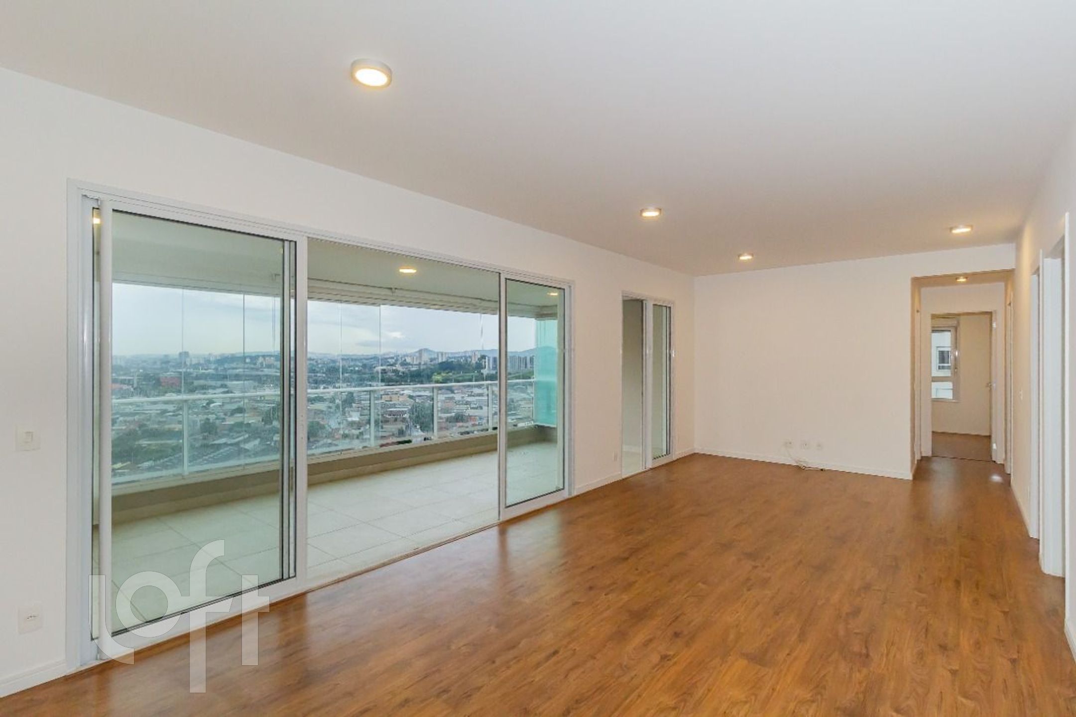 Apartamento à venda em Vila Anastácio com 134 m², 3 quartos, 2 vagas