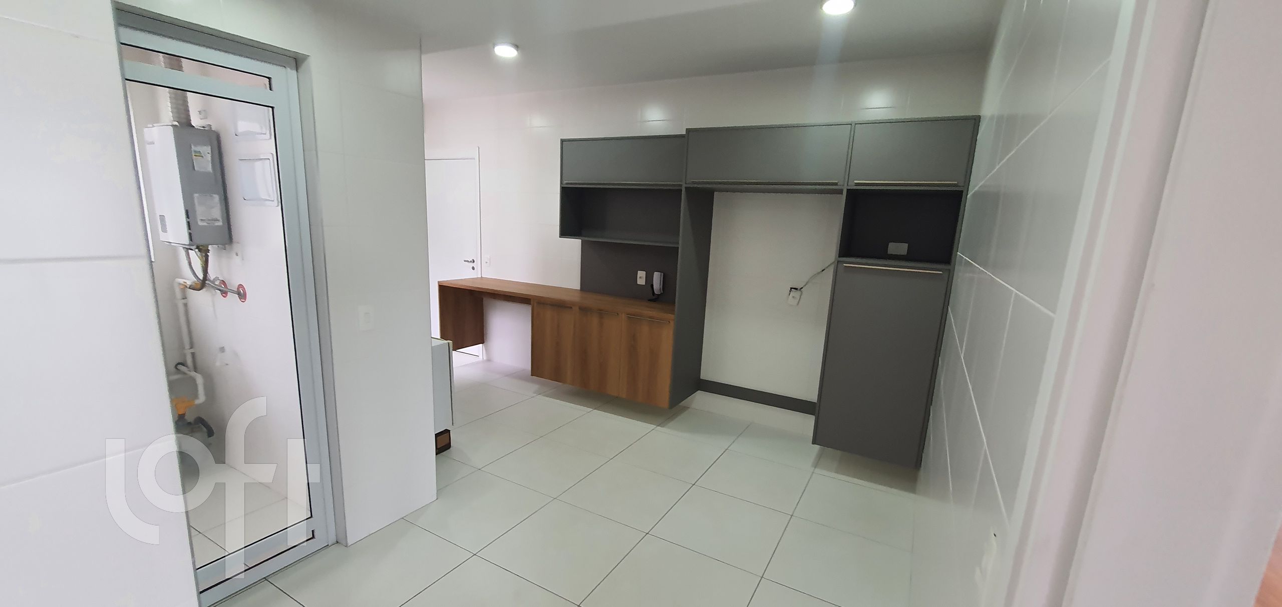 Apartamento à venda com 3 quartos, 134m² - Foto 3