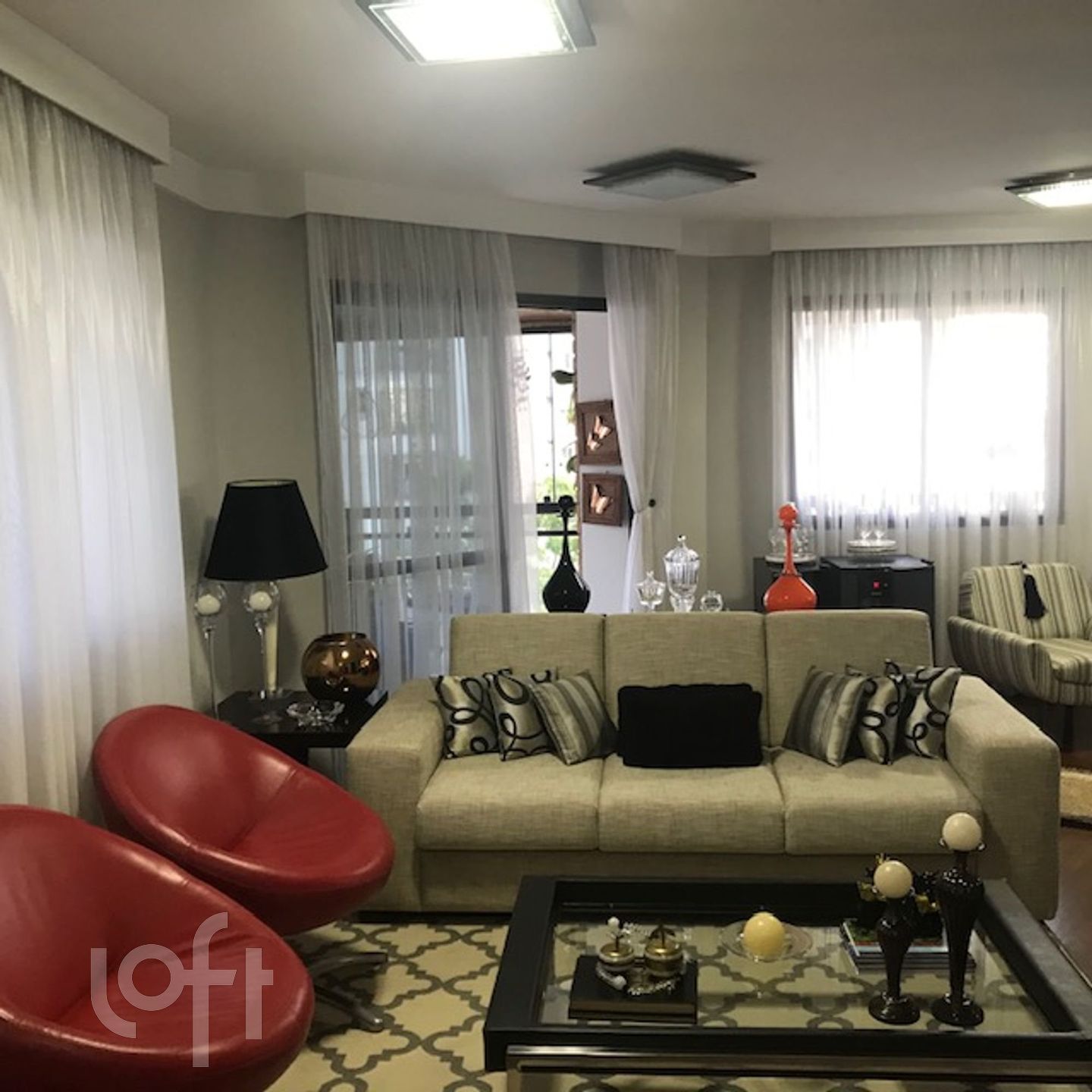 Apartamento à venda com 3 quartos, 200m² - Foto 1