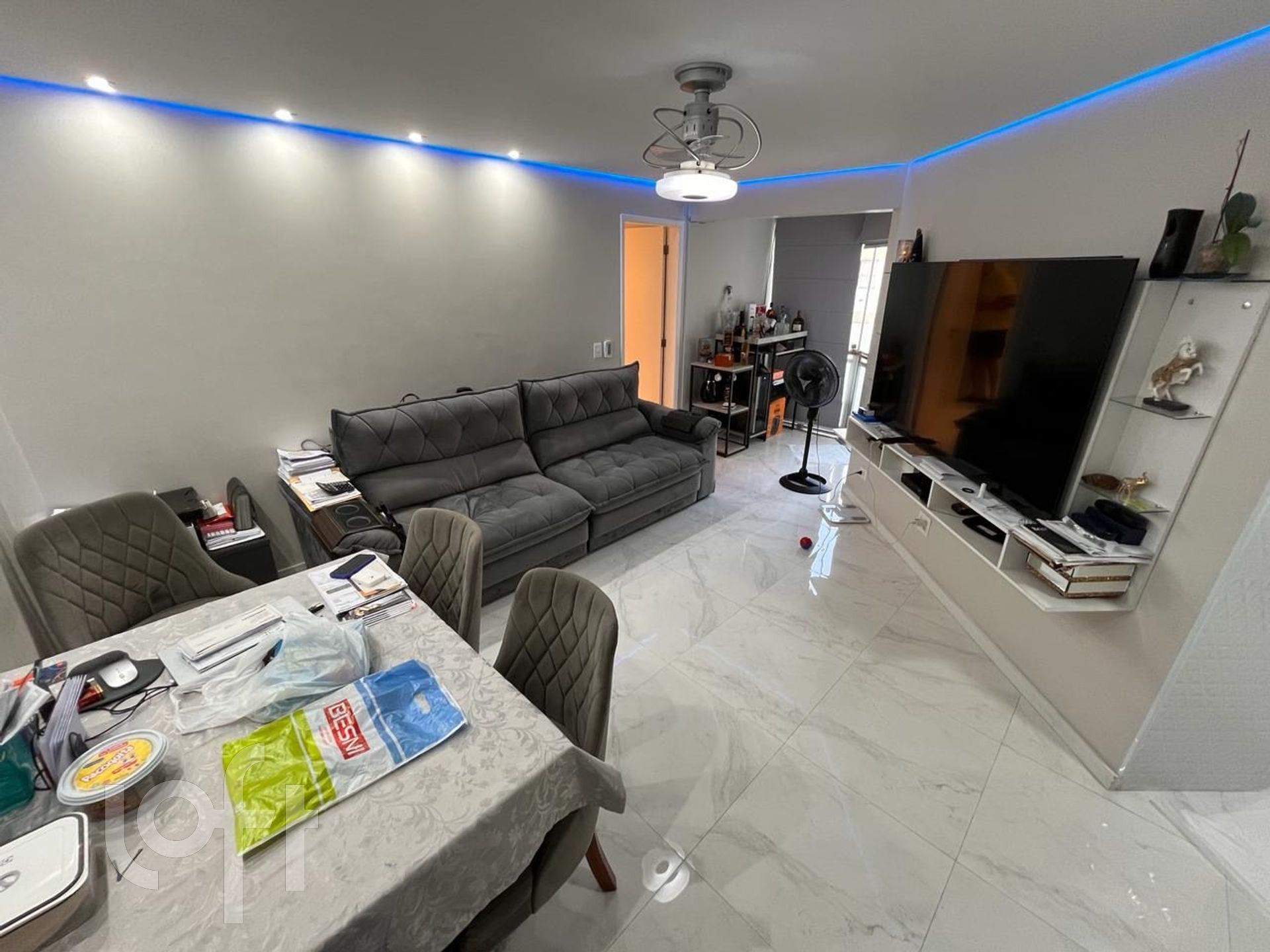 Apartamento à venda com 3 quartos, 76m² - Foto 2