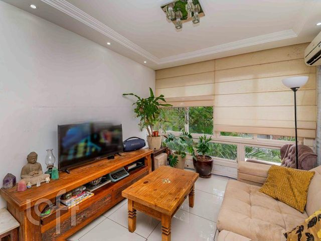 Apartamento com 103m², 3 dormitórios, 1 suíte, 1 vaga, Auxiliadora em Porto Alegre