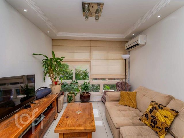 Apartamento com 103m², 3 dormitórios, 1 suíte, 1 vaga, Auxiliadora em Porto Alegre