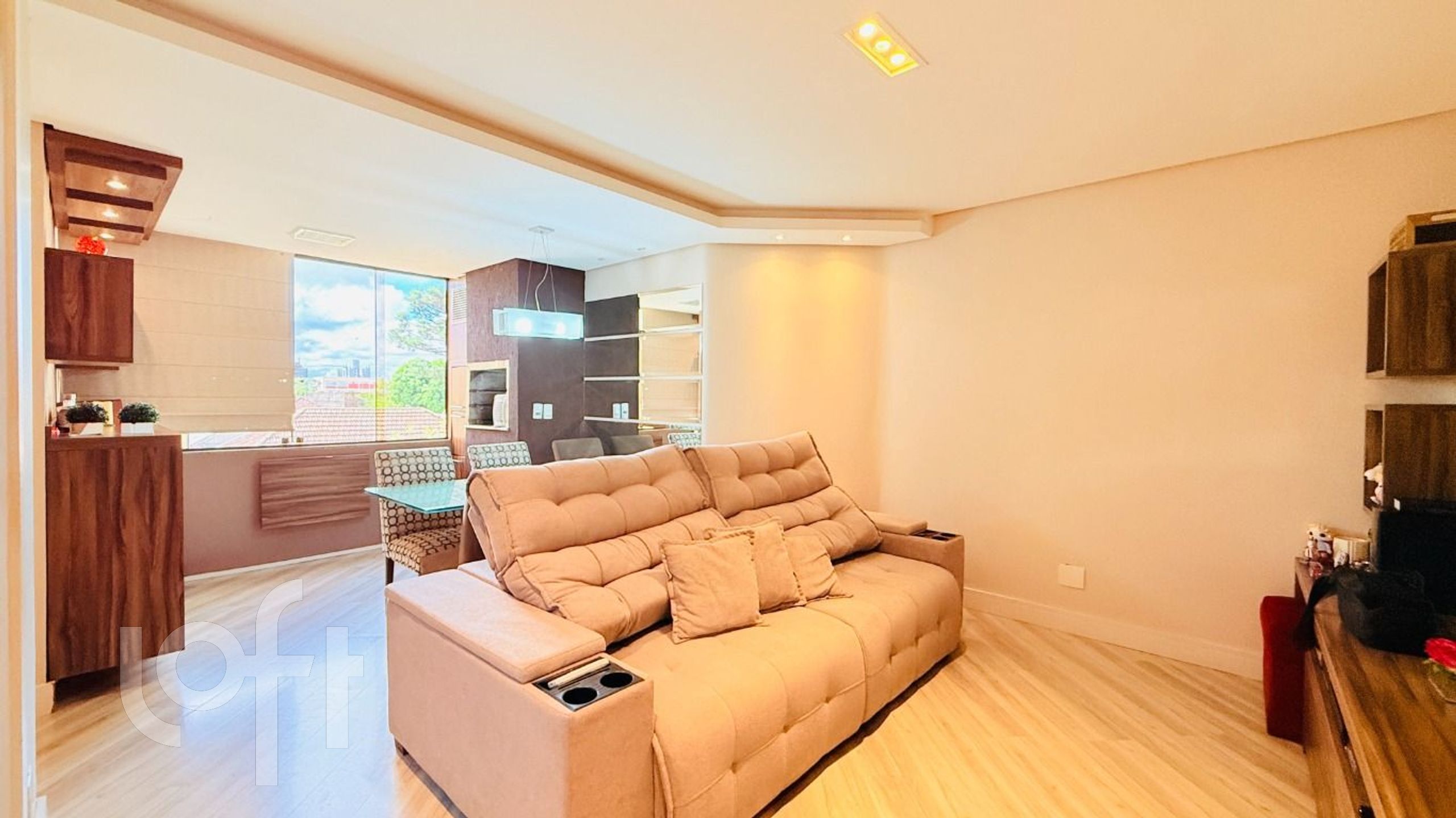 Apartamento com 77m², 2 dormitórios, 1 suíte, 2 vagas, Cristo Redentor em Porto Alegre