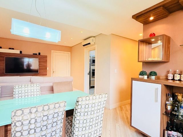 Apartamento com 77m², 2 dormitórios, 1 suíte, 2 vagas, Cristo Redentor em Porto Alegre