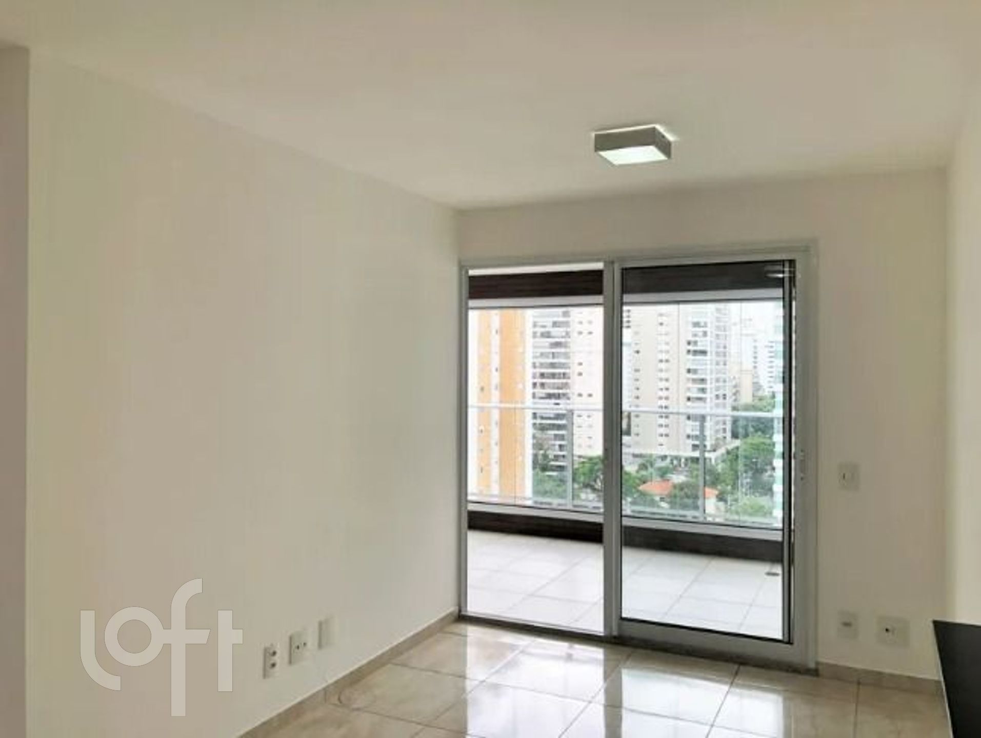 Apartamento à venda com 2 quartos, 70m² - Foto 4