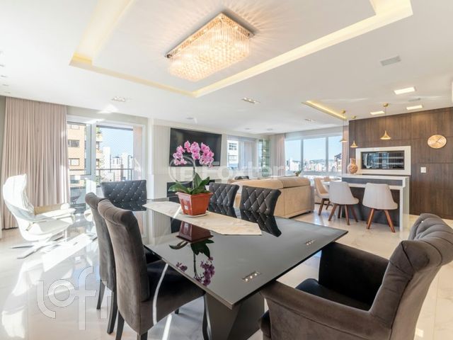 Apartamento com 180m², 3 dormitórios, 3 suítes, 4 vagas, Bela Vista em Porto Alegre