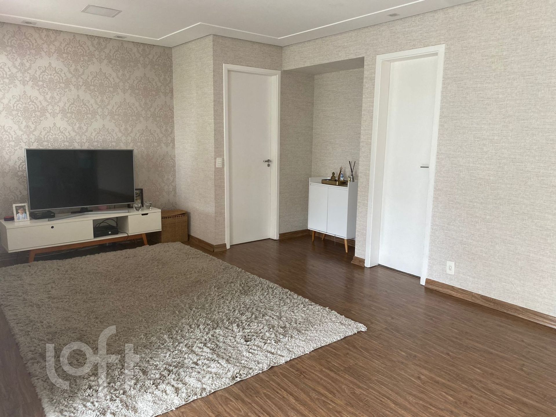 Apartamento à venda com 3 quartos, 131m² - Foto 2