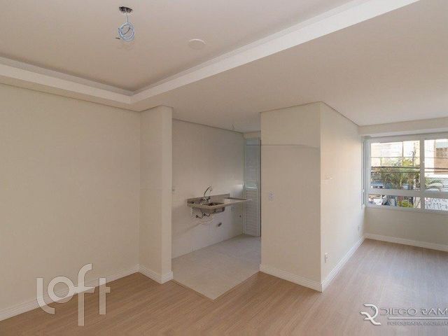 Apartamento com 55m², 1 dormitório, 1 suíte, 1 vaga, Floresta em Porto Alegre