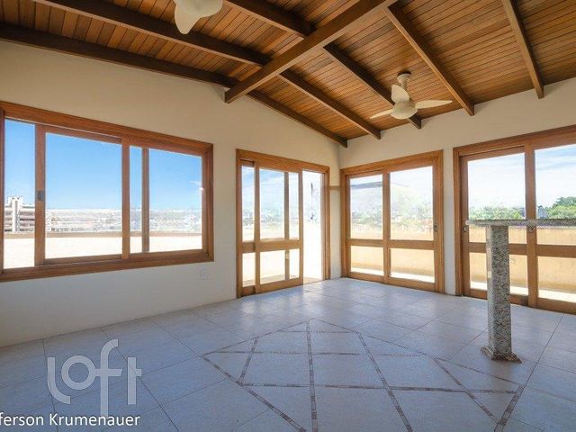 Apartamento com 226m², 3 dormitórios, 1 suíte, 2 vagas, Rio Branco em Porto Alegre