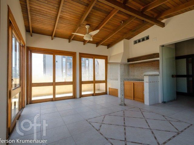 Apartamento com 226m², 3 dormitórios, 1 suíte, 2 vagas, Rio Branco em Porto Alegre