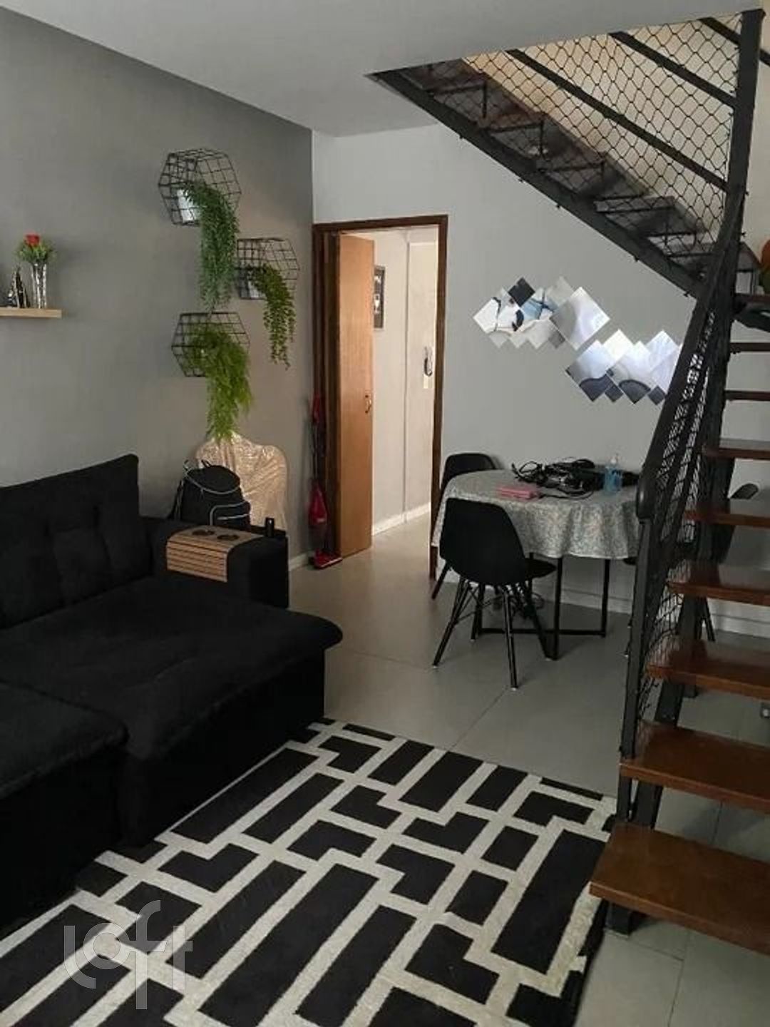 Casa à venda com 2 quartos, 120m² - Foto 1