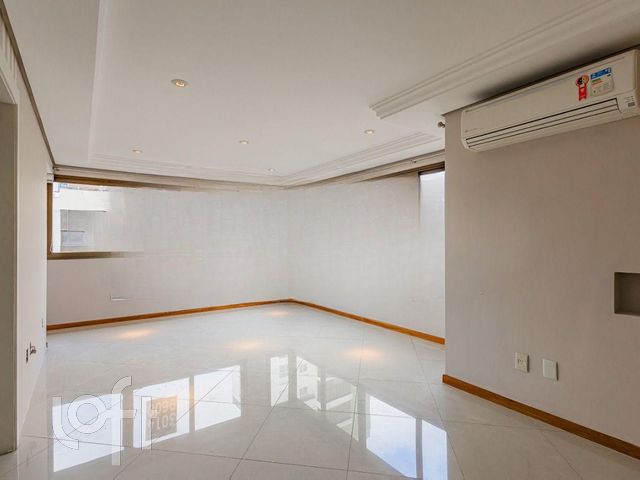 Apartamento com 87m², 2 dormitórios, 2 suítes, 2 vagas, Petrópolis em Porto Alegre