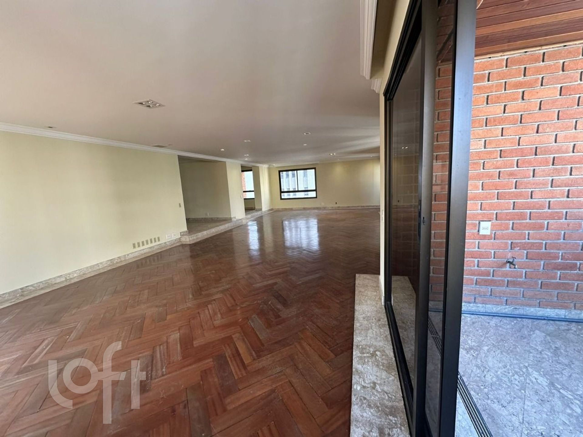 Apartamento à venda com 4 quartos, 360m² - Foto 2