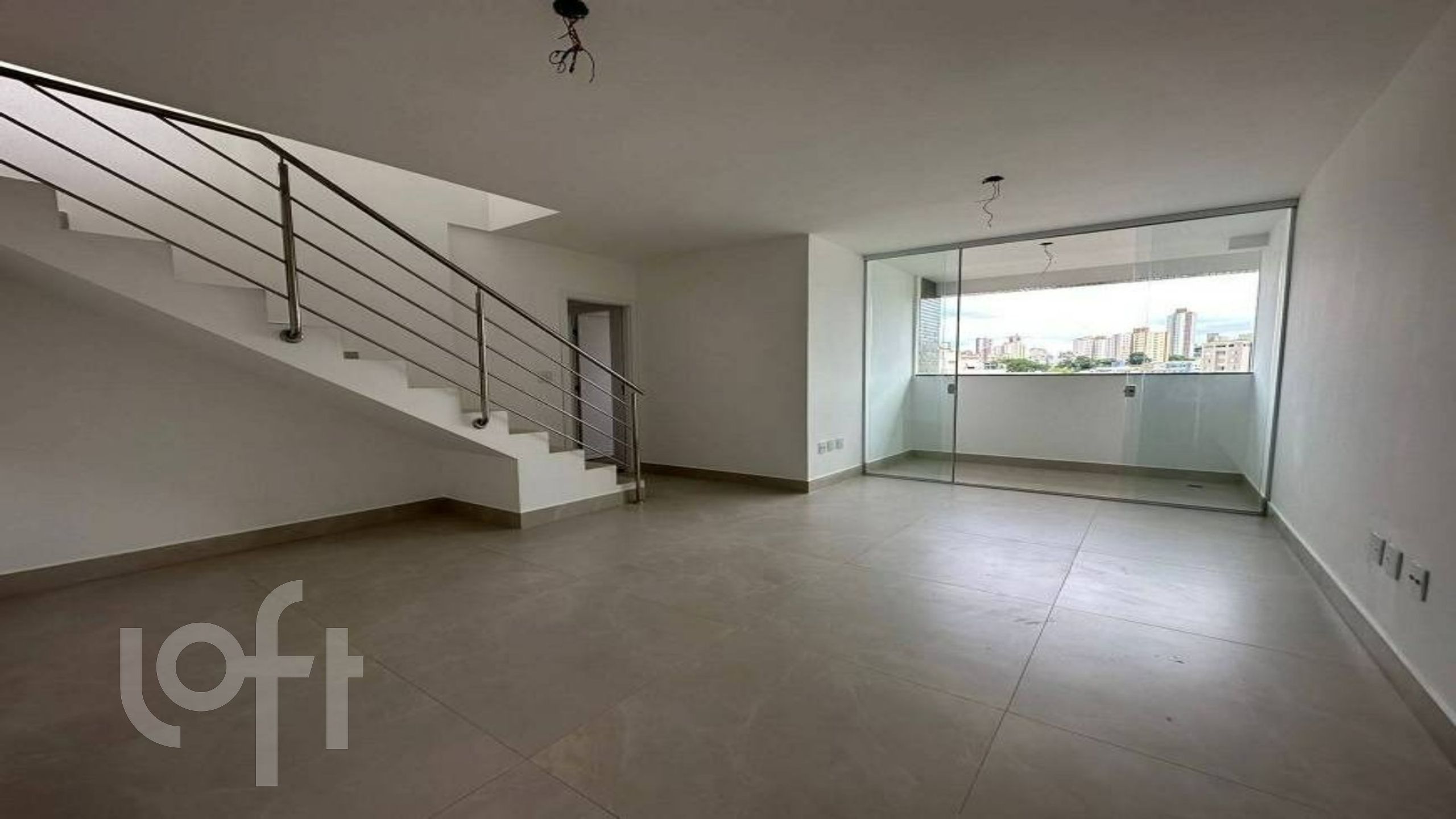 Apartamento à venda com 3 quartos, 175m² - Foto 1