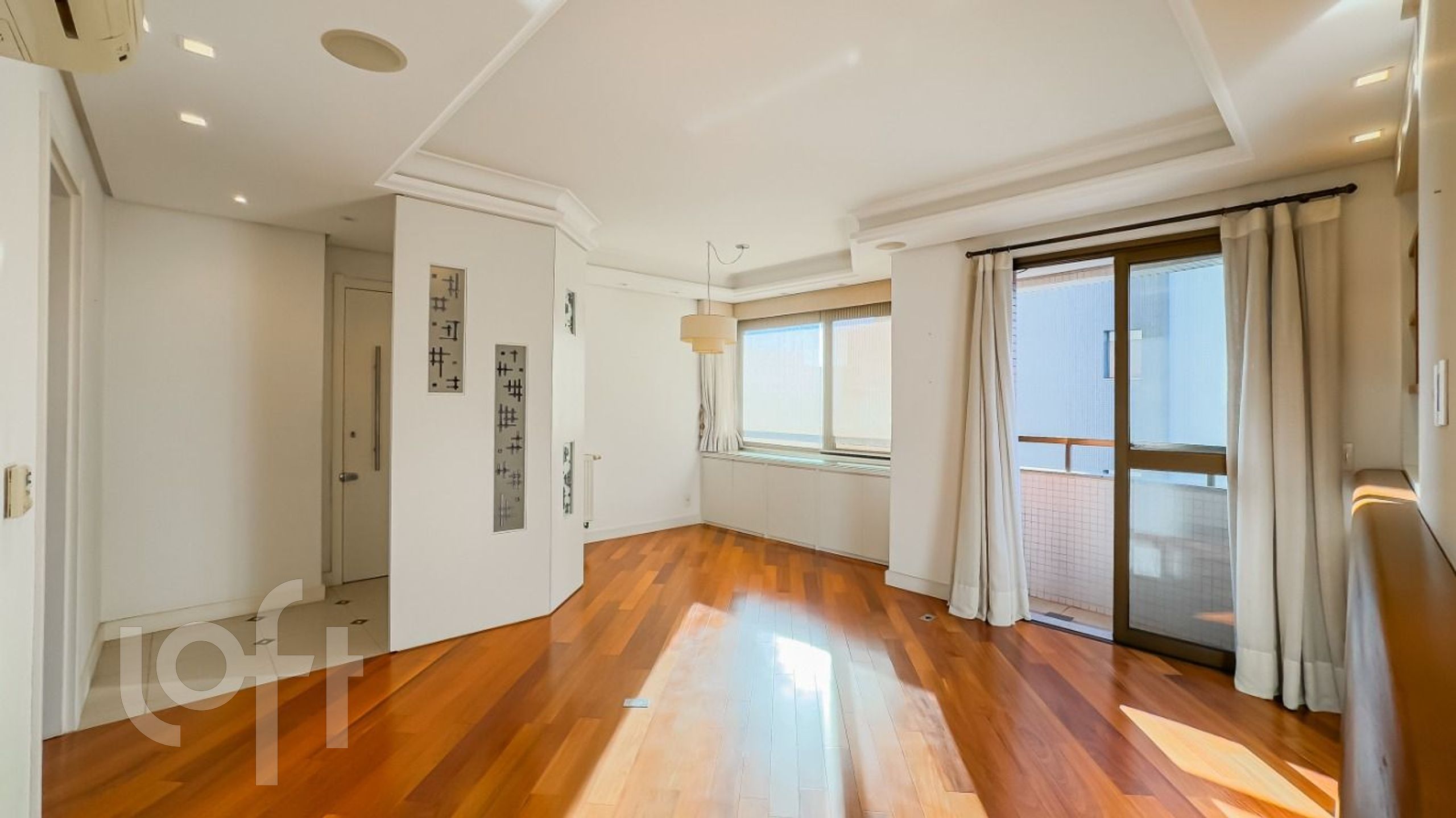 Apartamento com 82m², 2 dormitórios, 1 suíte, 2 vagas, Auxiliadora em Porto Alegre