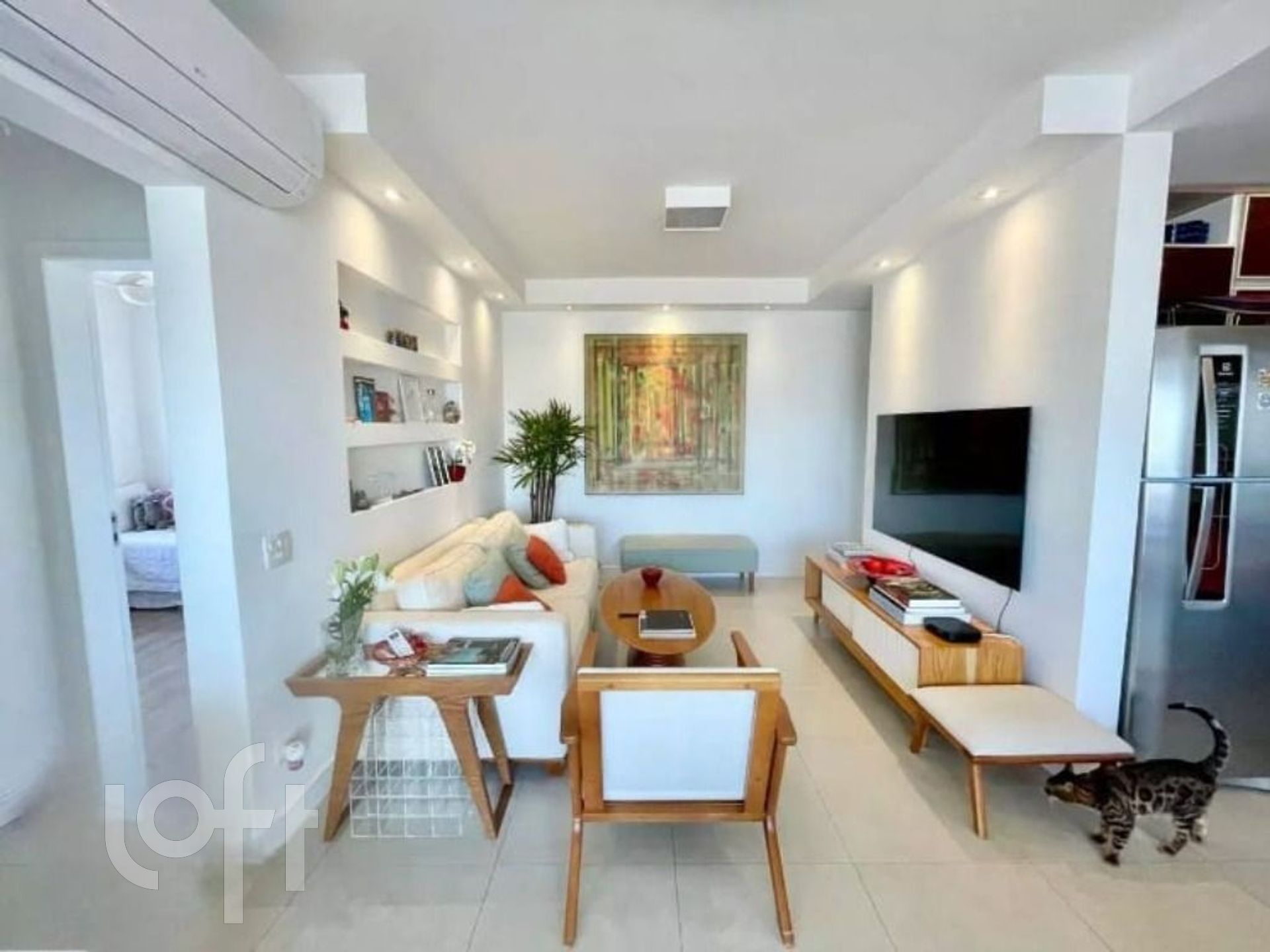 Apartamento à venda com 2 quartos, 74m² - Foto 1