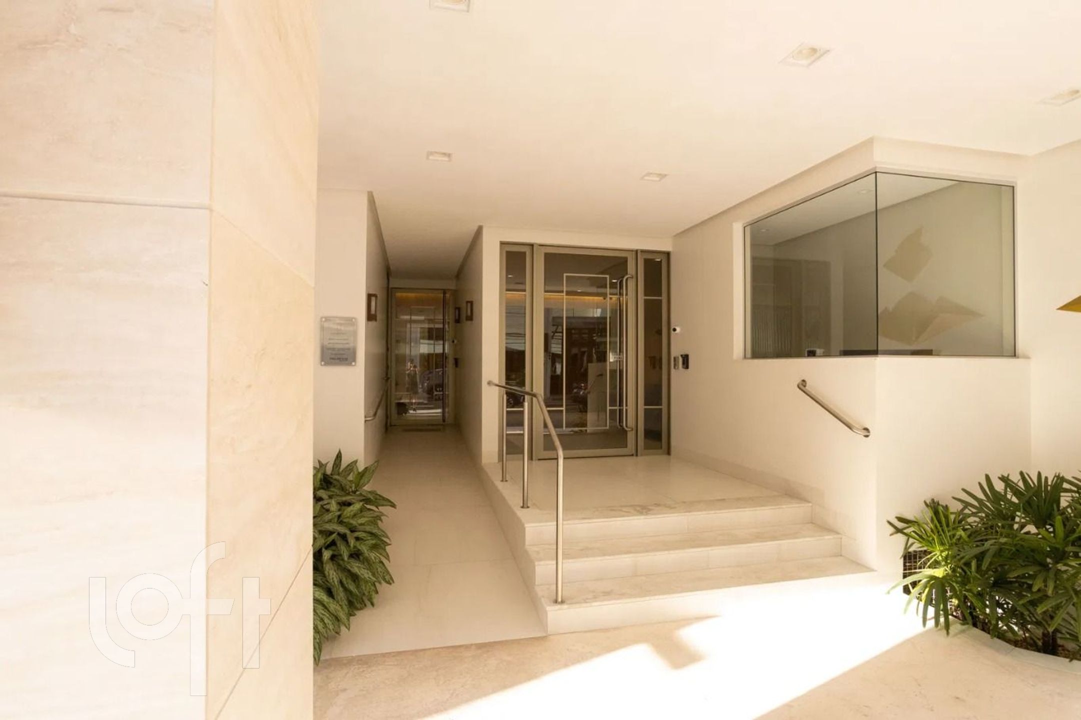 Apartamentos com 131m², 4 quartos, 4 suítes, 3 garagens, no bairro Centro em Balneário Camboriú