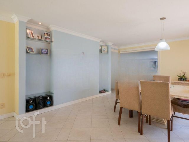 Casa com 350m², 4 dormitórios, 4 suítes, Chácara das Pedras em Porto Alegre