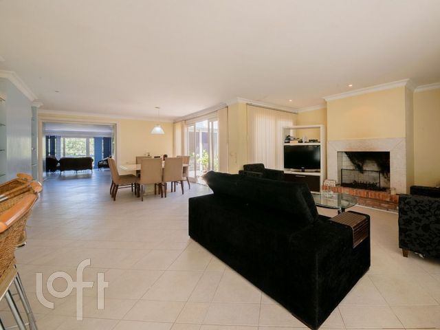 Casa com 350m², 4 dormitórios, 4 suítes, Chácara das Pedras em Porto Alegre