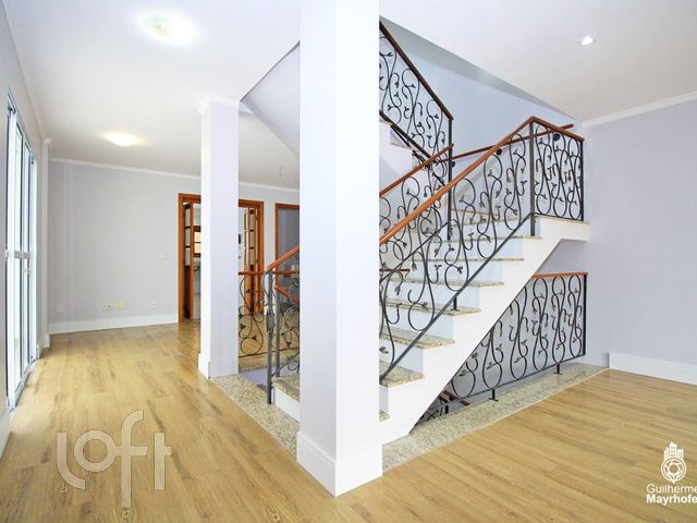 Casa com 294m², 3 dormitórios, 1 suíte, 4 vagas, Menino Deus em Porto Alegre