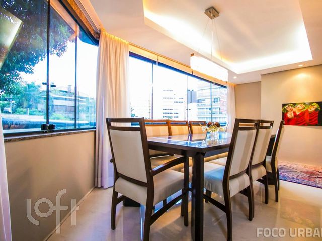 Apartamento com 140m², 3 dormitórios, 2 suítes, 1 vaga, Bela Vista em Porto Alegre