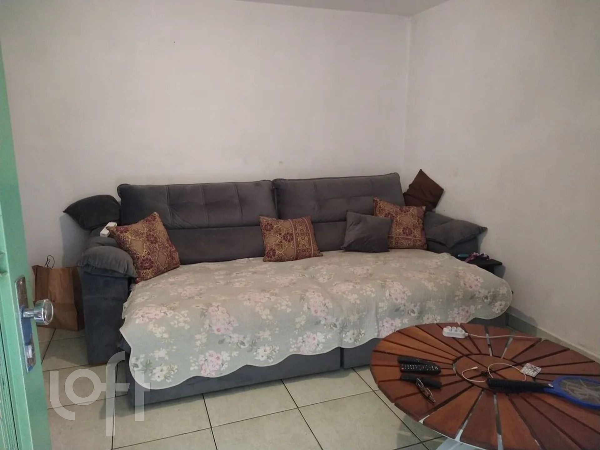 Casa à venda com 4 quartos, 100m² - Foto 1