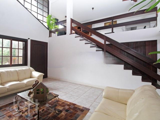 Casa com 250m², 2 dormitórios, 1 suíte, 2 vagas, São João em Porto Alegre