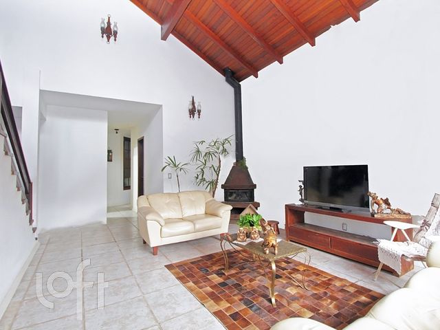 Casa com 250m², 2 dormitórios, 1 suíte, 2 vagas, São João em Porto Alegre