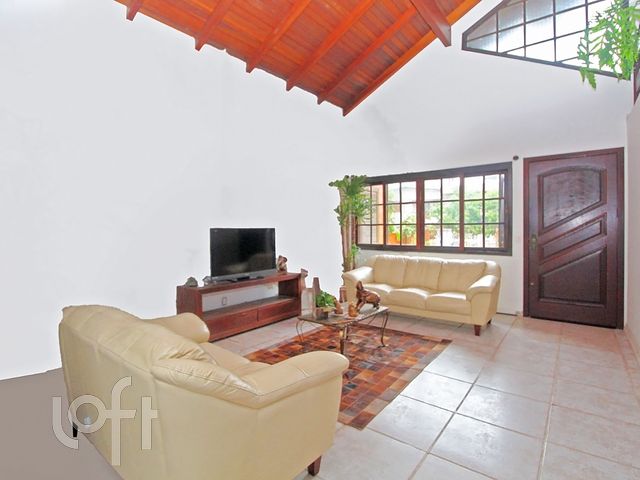 Casa com 250m², 2 dormitórios, 1 suíte, 2 vagas, São João em Porto Alegre