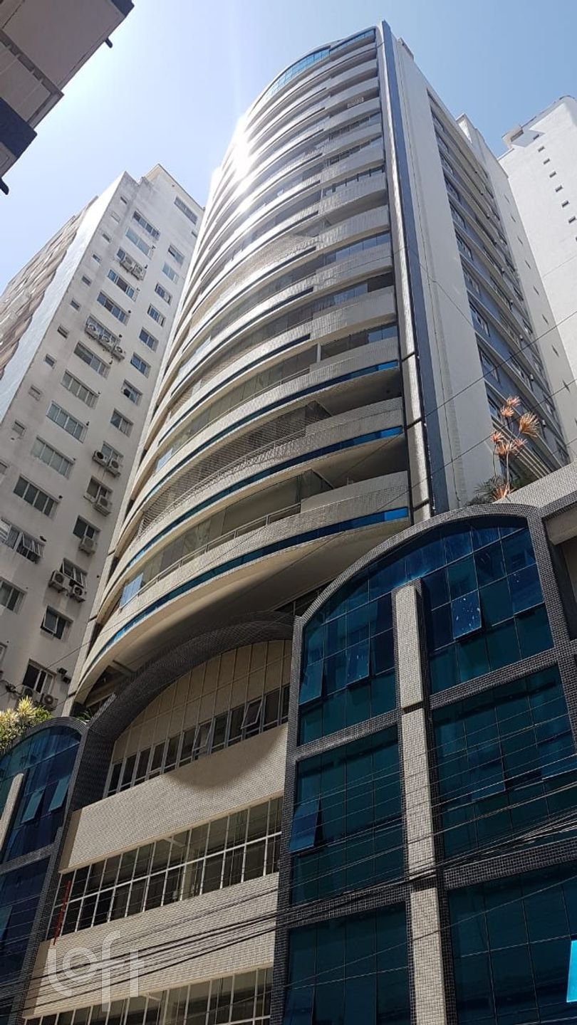 Apartamentos com 152m², 3 quartos, 3 suítes, 3 garagens, no bairro Centro em Balneário Camboriú