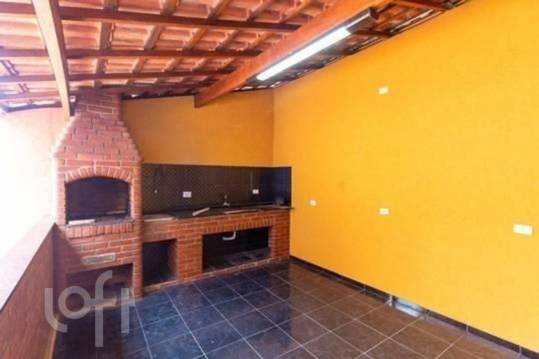 Casa à venda com 3 quartos, 160m² - Foto 1