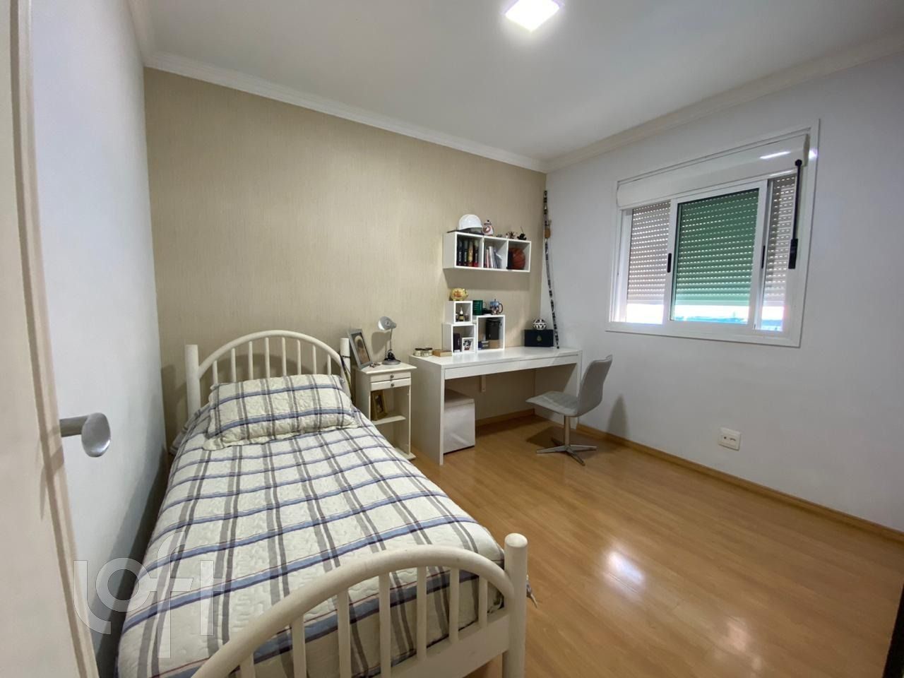 Casa de Condomínio à venda com 4 quartos, 310m² - Foto 2