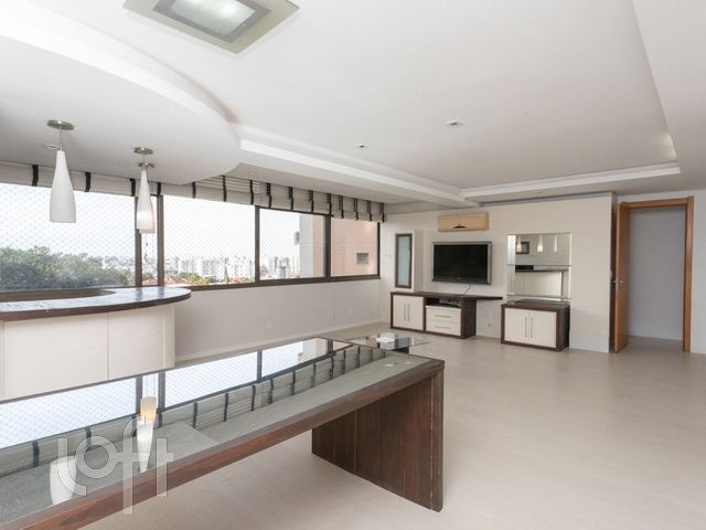 Apartamento com 106m², 3 dormitórios, 1 suíte, 2 vagas, Higienópolis em Porto Alegre