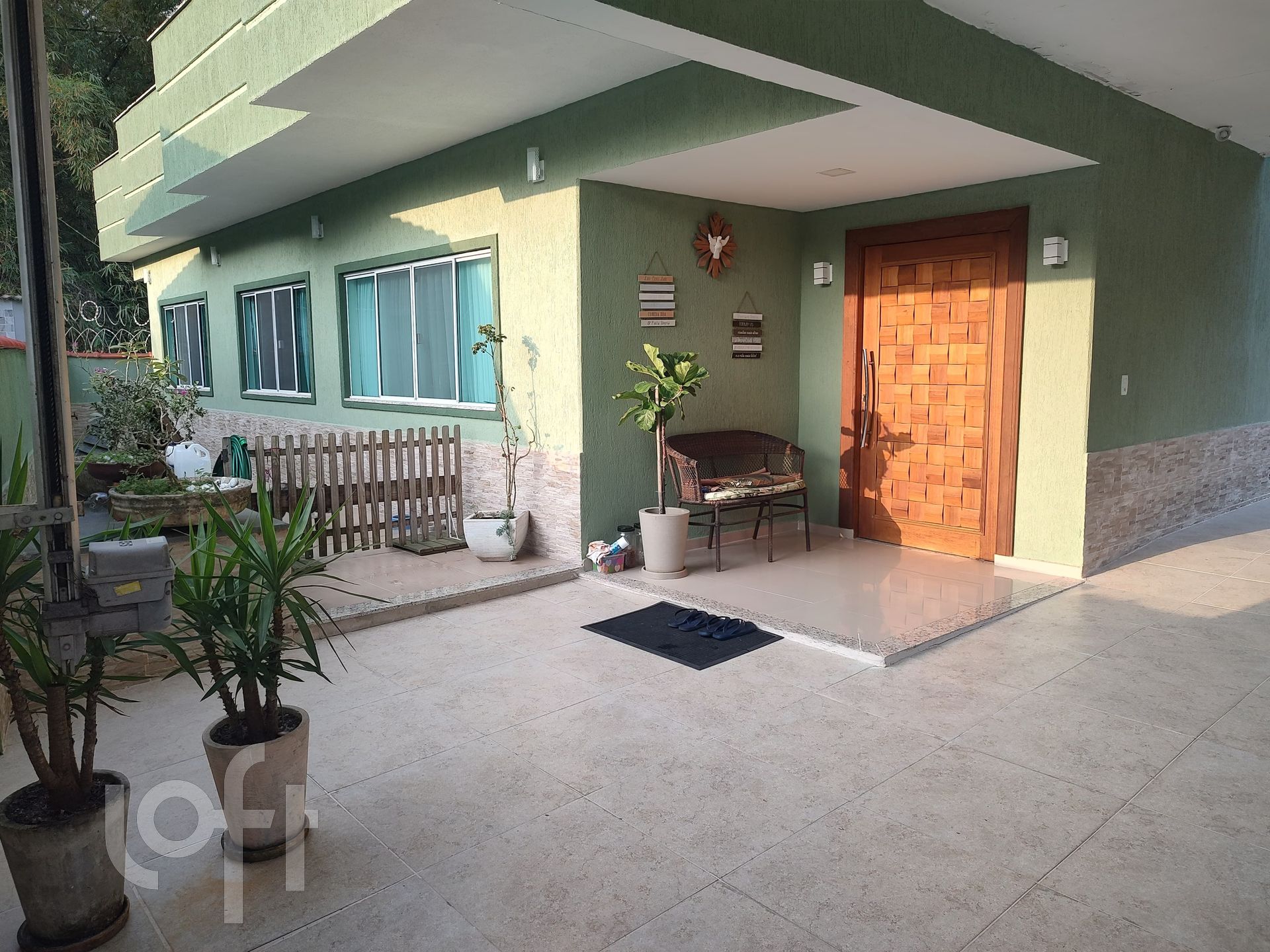 Venda de Casa com 3 quarto(s), 3 suíte(s), por R$ 770 mil em Vargem Grande.
