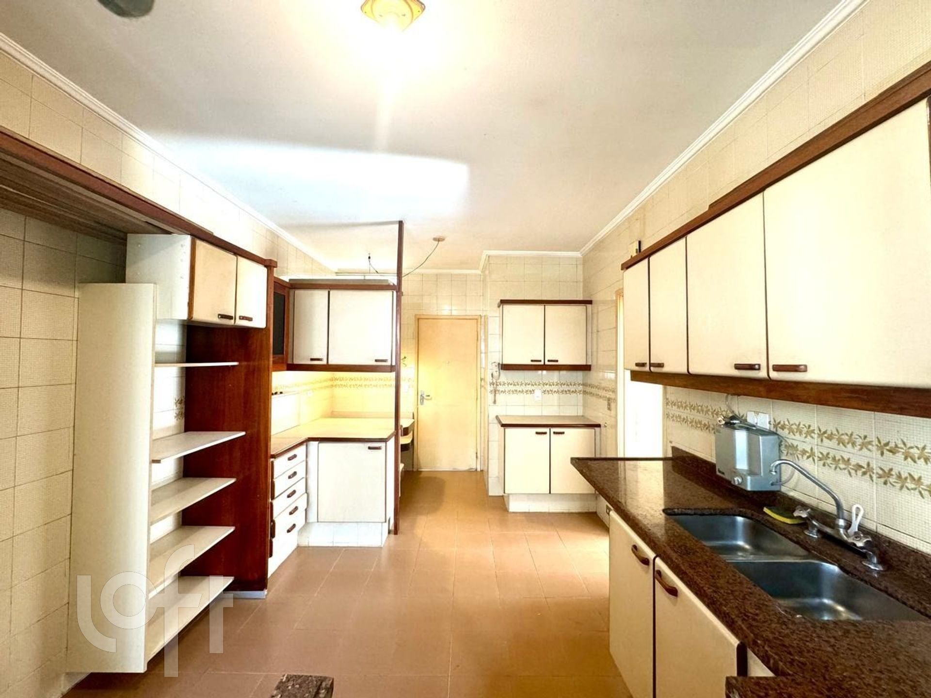 Apartamento à venda com 3 quartos, 156m² - Foto 9