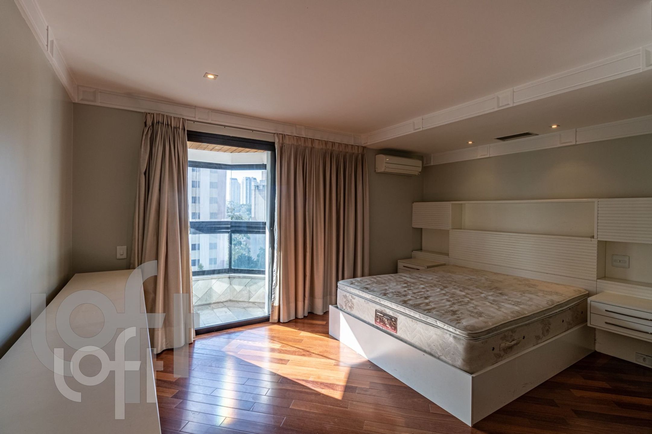 Apartamento à venda com 4 quartos, 300m² - Foto 7