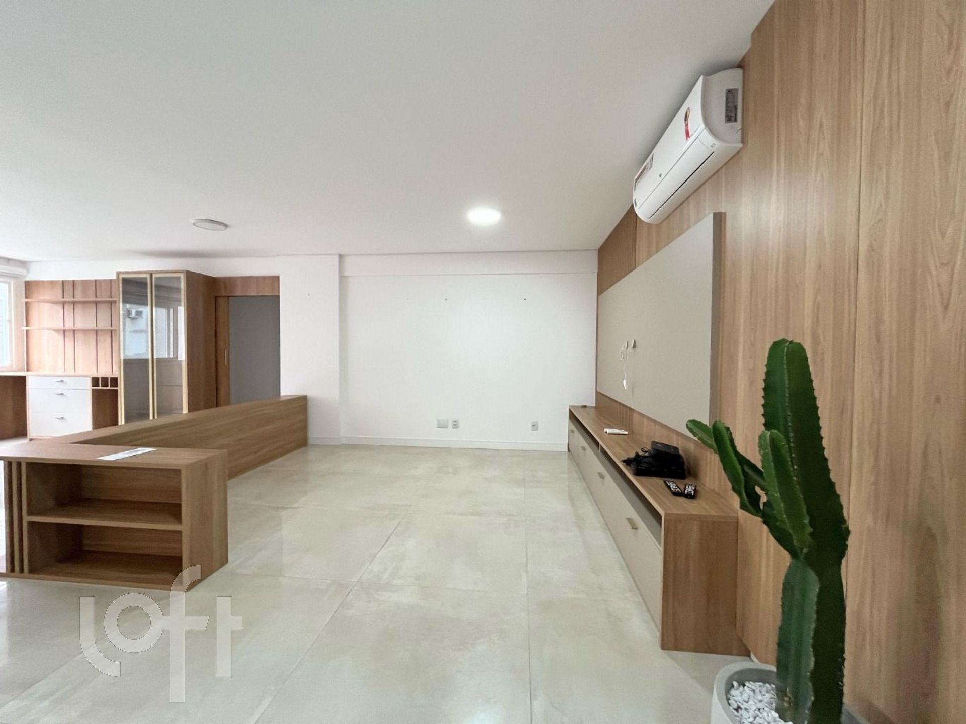 Apartamento com 127m², 3 dormitórios, 1 suíte, 3 vagas, Auxiliadora em Porto Alegre