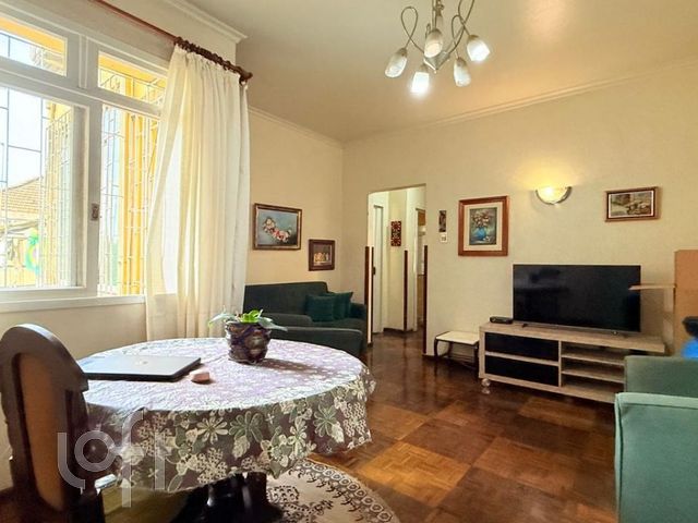 Apartamento com 61m², 2 dormitórios, São João em Porto Alegre