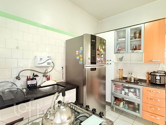 Apartamento com 61m², 2 dormitórios, São João em Porto Alegre