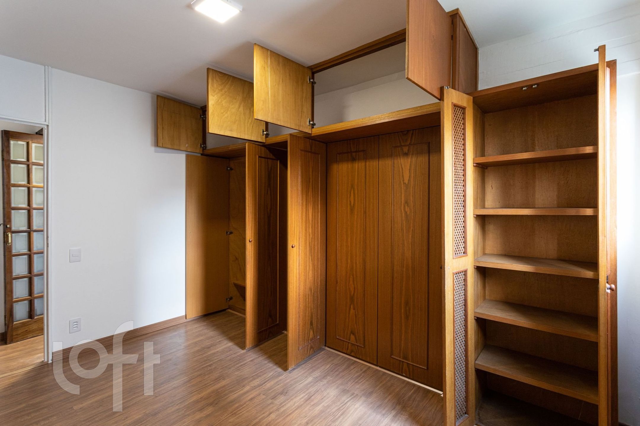 Apartamento à venda com 3 quartos, 121m² - Foto 11