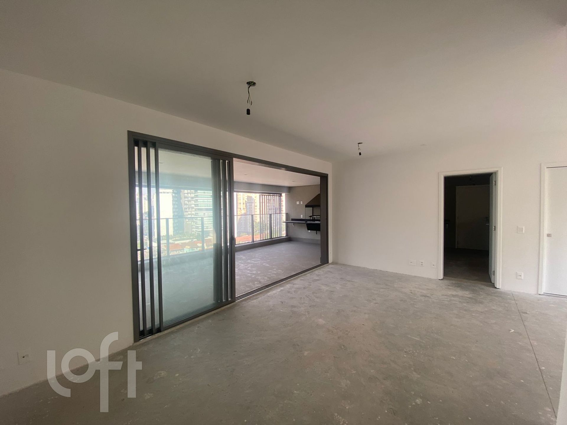 Apartamento à venda com 3 quartos, 160m² - Foto 2