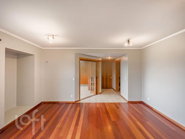 Apartamento com 125m², 3 dormitórios, 1 suíte, 2 vagas, Jardim Botânico em Porto Alegre