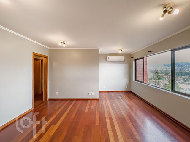 Apartamento com 125m², 3 dormitórios, 1 suíte, 2 vagas, Jardim Botânico em Porto Alegre