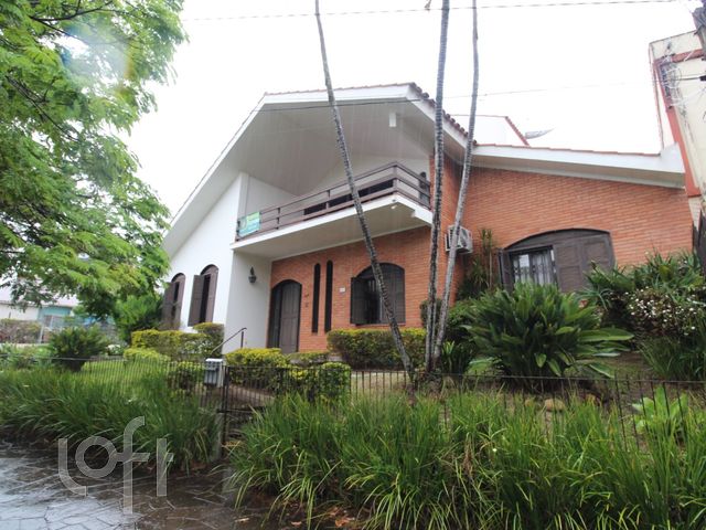 Casa com 406m², 6 dormitórios, 6 suítes, 3 vagas, Chácara das Pedras em Porto Alegre