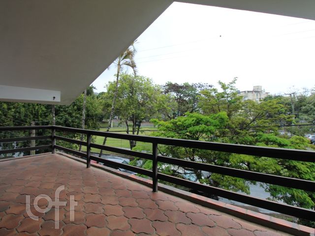 Casa com 406m², 6 dormitórios, 6 suítes, 3 vagas, Chácara das Pedras em Porto Alegre