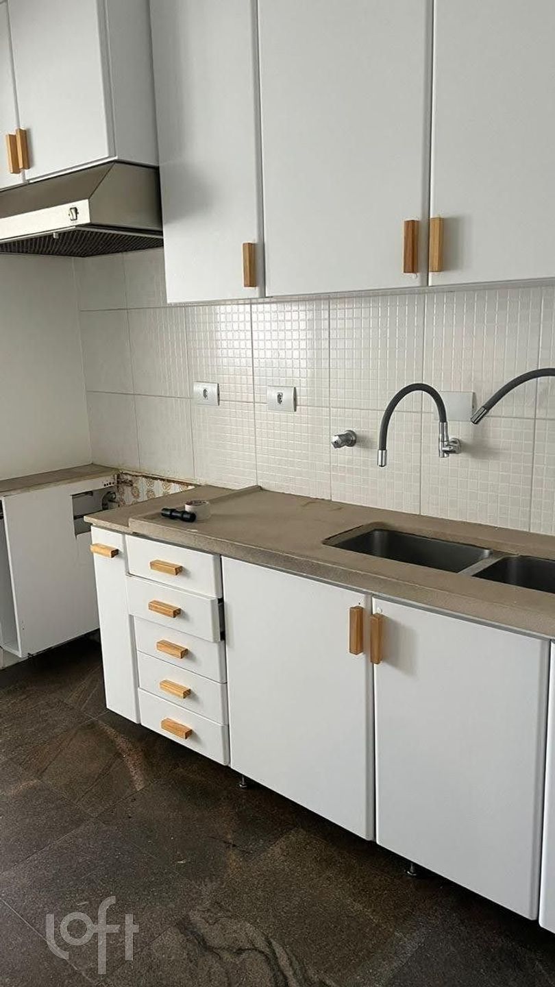 Apartamento à venda com 3 quartos, 137m² - Foto 9