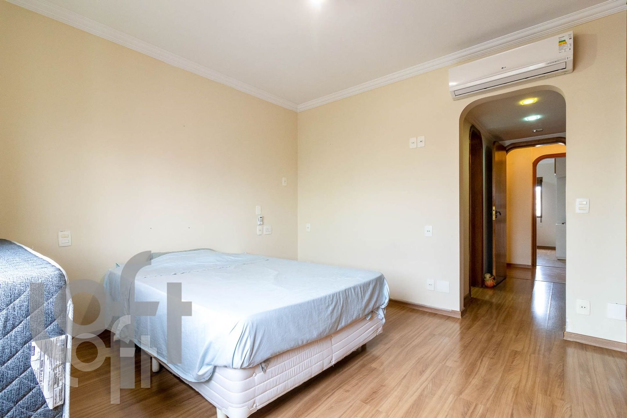 Apartamento à venda com 3 quartos, 246m² - Foto 9